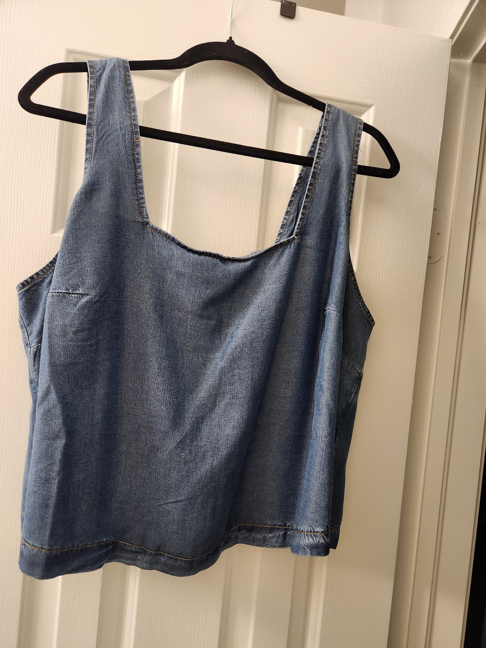 Torrid Women's Blue Denim Tank Top - Sleeveless Scoop Neck Size 00